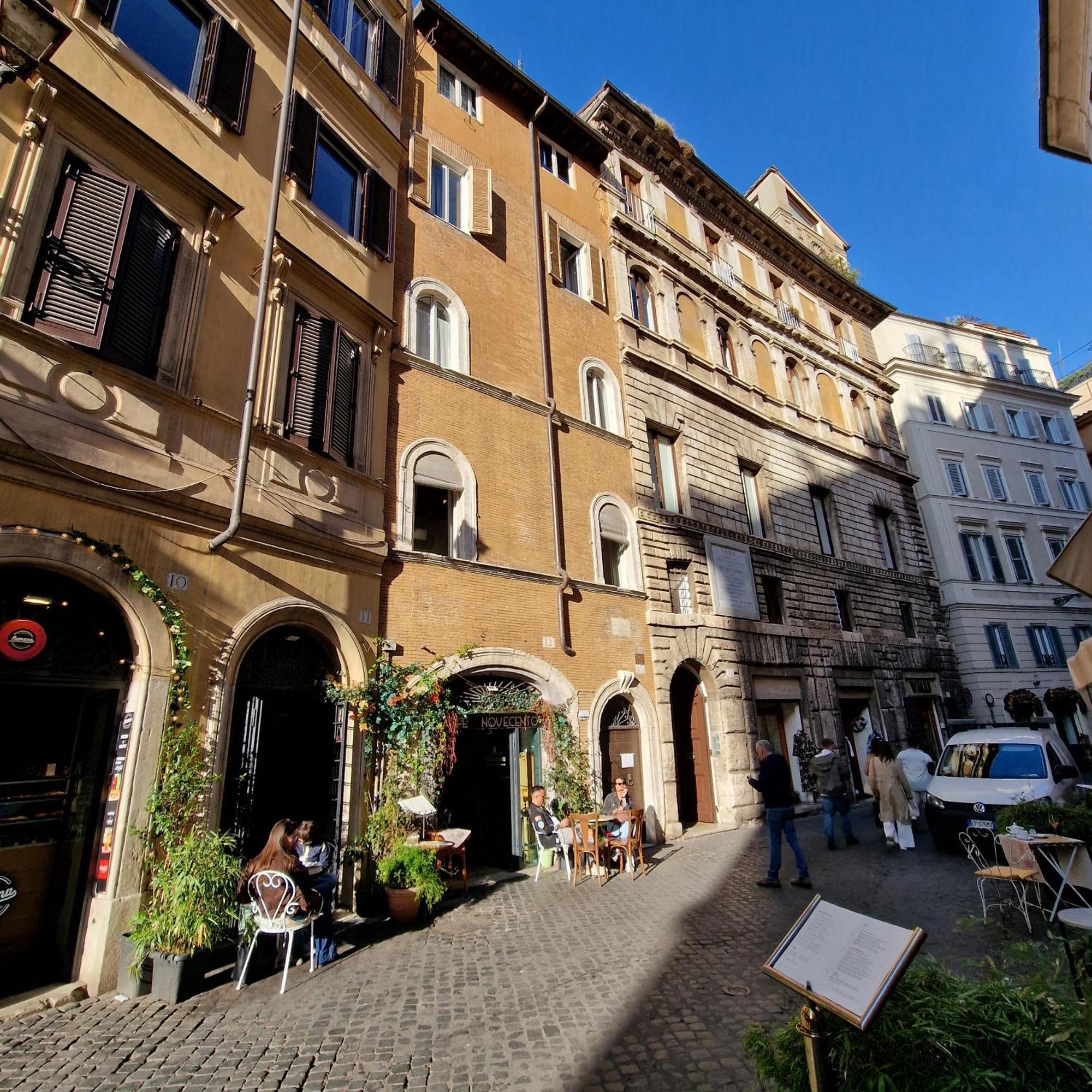 Vacanze Romane Apartment *